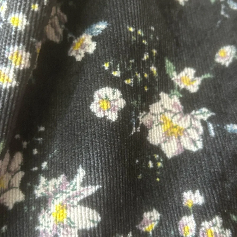 POL Gray with Black Floral Trim Cropped Jacket - Picture 6 of 7